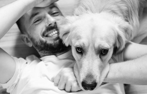 Pružaju ljubav i pomažu u ljubavi: Evo zašto je dobro da na društvene mreže stavite fotografiju sa psom