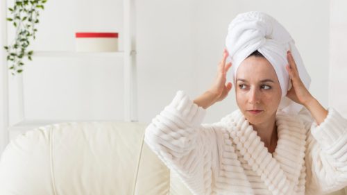 Kafa kao prirodna nega za kosu: Svi je imamo u kući, a može da pomogne da sede vlasi budu manje vidljive