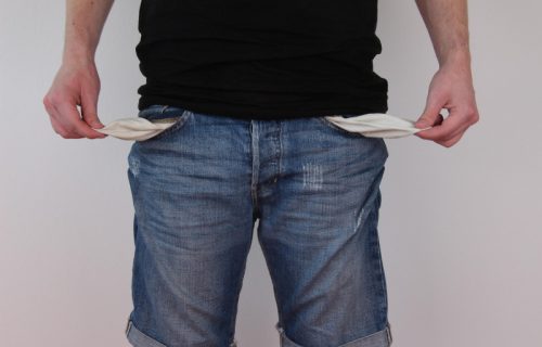 Novac vam stalno "curi" iz kuće? Veruje se da ove stvari privlače troškove i priređuju finansijski stres