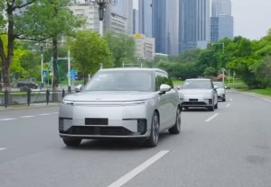Kineski brend opasno preti Tesli, počeli serijsku proizvodnju robotaksija