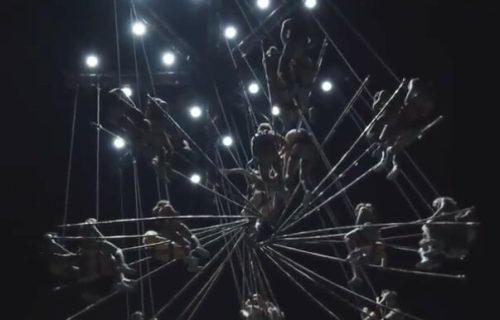 Spektakularni teatar biše granice između prostora, izvođača i publike (VIDEO)