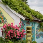 Selo kao iz bajke: Tradicija oslikavanja kuća narodnim ornamentima