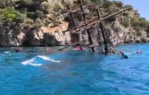 Potonuo turistički brod sa 148 putnika: Na plovilu bilo i 20 dece, drama kod poznatog letovališta (VIDEO)