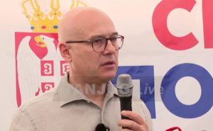 (UŽIVO) Vučević u selu Kratovo prisustvuje skupu “Srbija pobeđuje” (VIDEO)