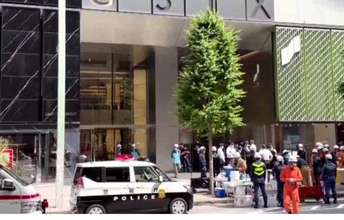 Hemijski napad u Tokiju: Muškarac prskao opasnu supstancu po tržnom centru (VIDEO)