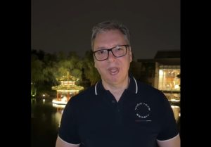 “Sutra je veliki dan za Srbiju. Ono što obećavam našem narodu je da ću se boriti za njegove interese”: Predsednik Vučić poručuje iz Kine (VIDEO)