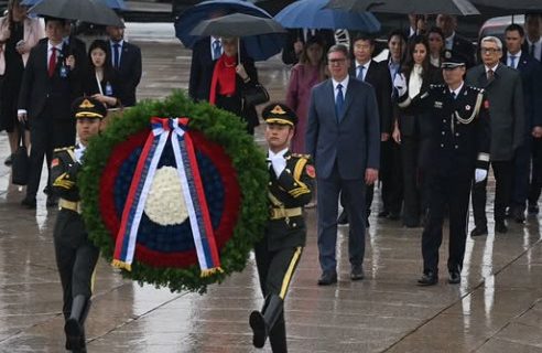Predsednik Vučić: "Pošta herojima koji su živote utkali u slobodu i napredak Kine" (FOTO)
