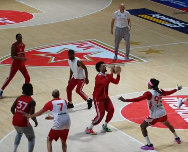 Spektakularna transfer meta Zvezde: Na radaru Šejn Larkin