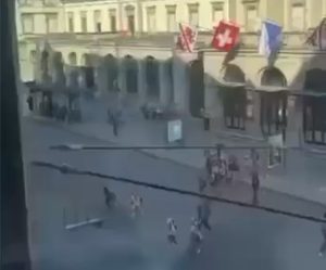 Napad nožem u Cirihu, ima više povređenih: Muškarac vikao “Alahu Akbar“ i nasrtao na prolaznike