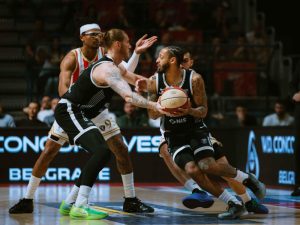 Partizan u finalu: Ništa od majstorice, crno-beli zgromili Zvezdu – Trofej ABA lige sve bliže