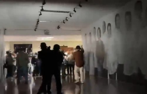 Pucnjava u parlamentu zbog izručenja Hagu: Poslanik neće da se preda, stižu snimci haosa u Manili (VIDEO)