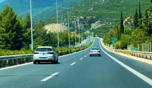Anketa “ocrnela” Grke: Opasnost na putevima vreba bukvalno sa svih strana