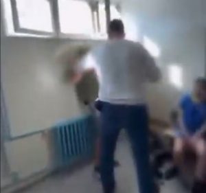 “O’š da ti pola glave otkinem”: Uhapšen nastavnik sa stravičnog snimka iživljavanja u Sarajevu