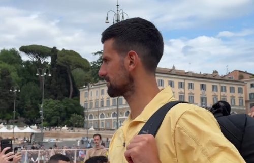 Rimljani u transu, ovako nešto se retko viđa: Novak trenirao na čuvenom trgu (VIDEO)