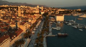 Hrvatska u šoku: Usred Splita slavio se trijumf Zvezde i osvajanje Kupa šampiona u Bariju (FOTO)