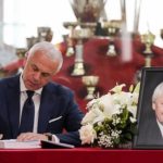 "Marakana" tuguje: Rukovodstvo Zvezde upisalo se u knjigu žalosti povodom smrti Vladimira Cvetkovića