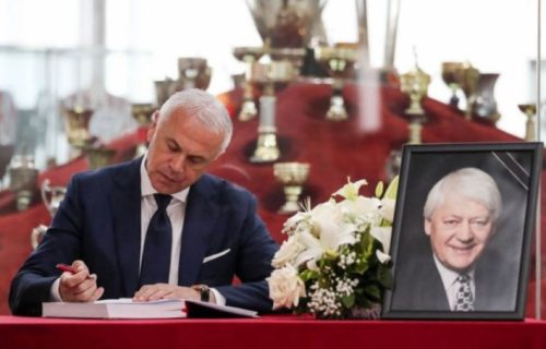 "Marakana" tuguje: Rukovodstvo Zvezde upisalo se u knjigu žalosti povodom smrti Vladimira Cvetkovića