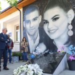 Položili vence i zapalili sveće: Zvezda odala počast žrtvama masakra u Duboni i Malom Orašju