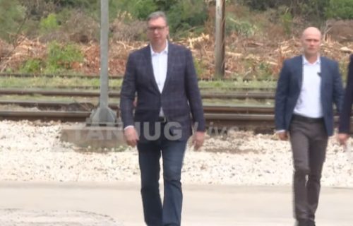 (UŽIVO) Vučić obilazi Jedinstveni dispečerski centar upravljanja saobraćajem vozova u Beogradu (VIDEO)