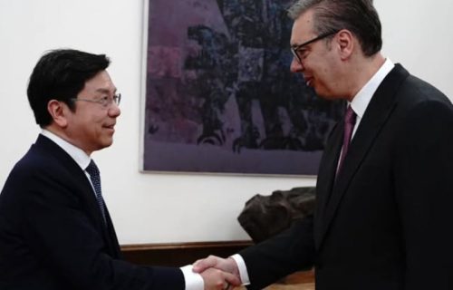 "Inovacije važne za dalji razvoj": Vučić se sastao sa kineskim stručnjakom za veštačku inteligenciju