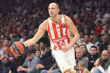 Jedna briga manje za klub i navijače: Davidovac produžio saradnju sa Crvenom zvezdom