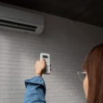 Voda iz klime ne mora da završi u odvodu: Može da sačuva biljke, olakša čišćenje i produži vek pegle