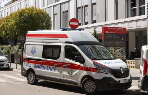 Dečaka udario tramvaj, mladić teško povređen u tuči: Teška noć u Beogradu, Hitna imala pune ruke posla