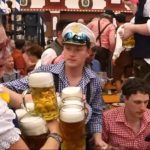 Šta mislite koliko košta pivo na Oktoberfestu?