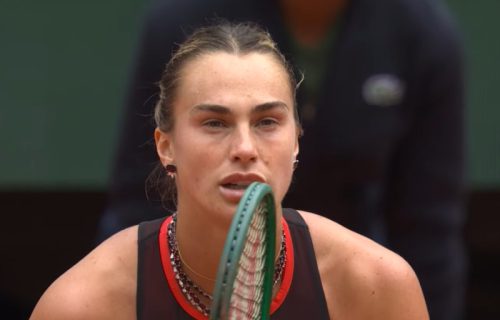 Sabalenka doživela šokantan poraz u Parizu: Izgubila odlučujući set sa nulom (VIDEO)