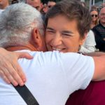 Ana Brnabić srdačno dočekana u Novim Banovcima: Građani pokazali ljubav prema Srbiji (VIDEO)