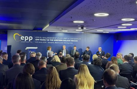 “Nastavljamo da radimo na evropskom putu Srbije”: Brnabić u Sarajevu na panelu u organizaciji EPP (FOTO)