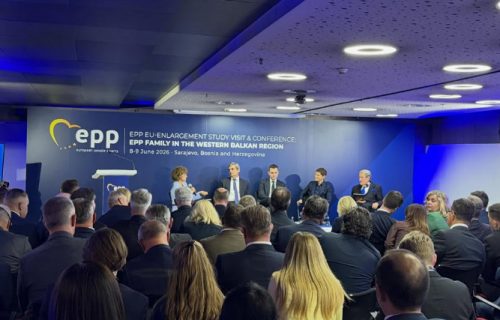 "Nastavljamo da radimo na evropskom putu Srbije": Brnabić u Sarajevu na panelu u organizaciji EPP (FOTO)