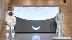 Prada i svemirska tehnologija: Italijanski modni gigant kreira odelo astronauta za povratak na Mesec (VIDEO)