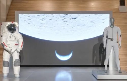 Prada i svemirska tehnologija: Italijanski modni gigant kreira odelo astronauta za povratak na Mesec (VIDEO)