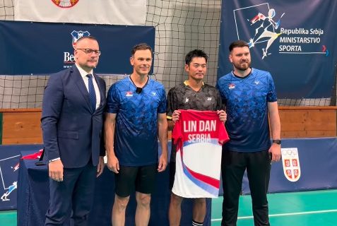 Ministar Mali odigrao meč sa Lin Danom: "U badmintonu smo izgubili, ali na kraju dana važno je da Srbija pobeđuje" (VIDEO)