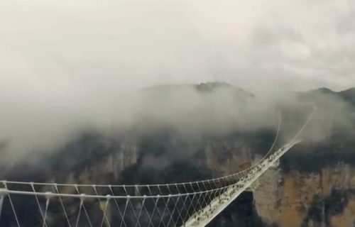 Najviši i najduži most na svetu ostavlja bez daha: Inženjersko čudo koje mami avanturiste (VIDEO)