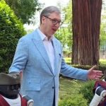 Vučić zaigrao "Moravac" sa robotima Milutinom i Dragutinom: Pozvao građane na skup 27. juna (VIDEO)