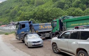 Uz asistenciju KP počelo rušenje pet vikendica u vlasništvu Srba na Gazivodama, prisutan i Euleks (VIDEO)