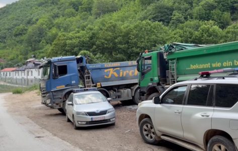 Uz asistenciju KP počelo rušenje pet vikendica u vlasništvu Srba na Gazivodama, prisutan i Euleks (VIDEO)