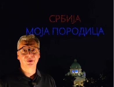 Spektakl u prestonici Srbije uoči velikog skupa – Vučić: “Dron šou je bio predivan” (VIDEO)