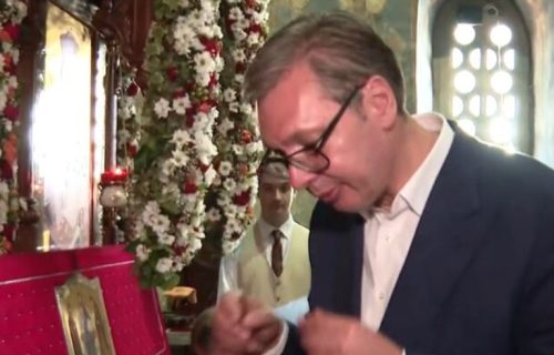 Predsednik u manastiru Ravanica: Vučić se poklonio moštima Kneza Lazara (VIDEO)