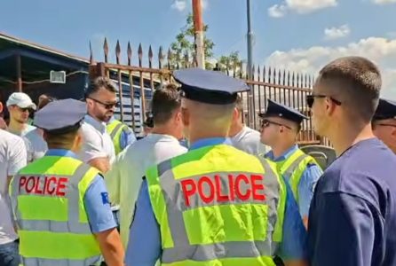 Hapšenje na Vidovdan: Tzv. kosovska policija privela više osoba posle parastosa na Gazimestanu (VIDEO)
