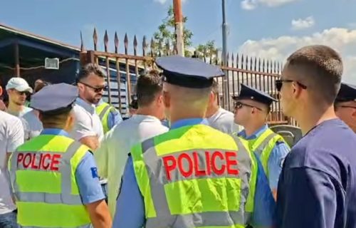 Hapšenje na Vidovdan: Tzv. kosovska policija privela više osoba posle parastosa na Gazimestanu (VIDEO)