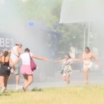 Žovot u Evropi na 40 plus: Građani spas od vreline traže u robnim kućama, garažama i pod mlazevima vode (VIDEO)