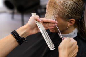 Želite šiške? Oblik lica je ključan: Frizeri otkrivaju kako da izaberete pravi stil