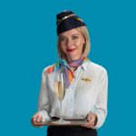 Jedan mali gest može da promeni sve: Stjuardesa otkrila kako putnici često dobiju bolju uslugu u avionu