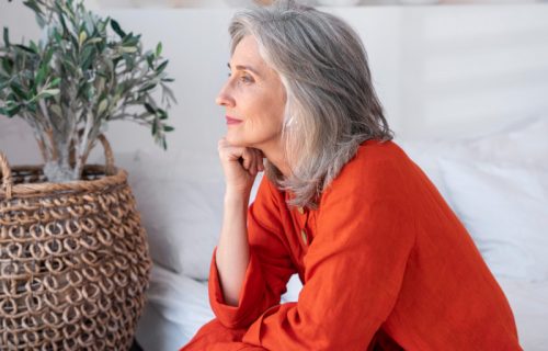 Kako sačuvati kosu u menopauzi: Pet jednostavnih načina da smanjite opadanje i ojačate vlasi