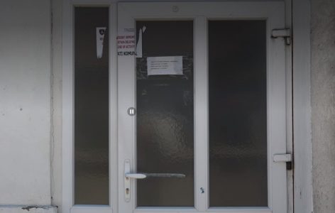 Novi pritisak na Srbe: Prištinske vlasti zatvorile ambulantu u Kosovskoj Mitrovici