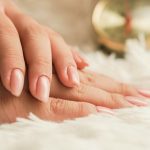 “Bare nails“ trend, osvaja svet lepote: Novi simbol tihog luksuza