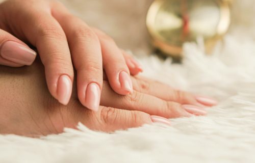 “Bare nails“ trend, osvaja svet lepote: Novi simbol tihog luksuza